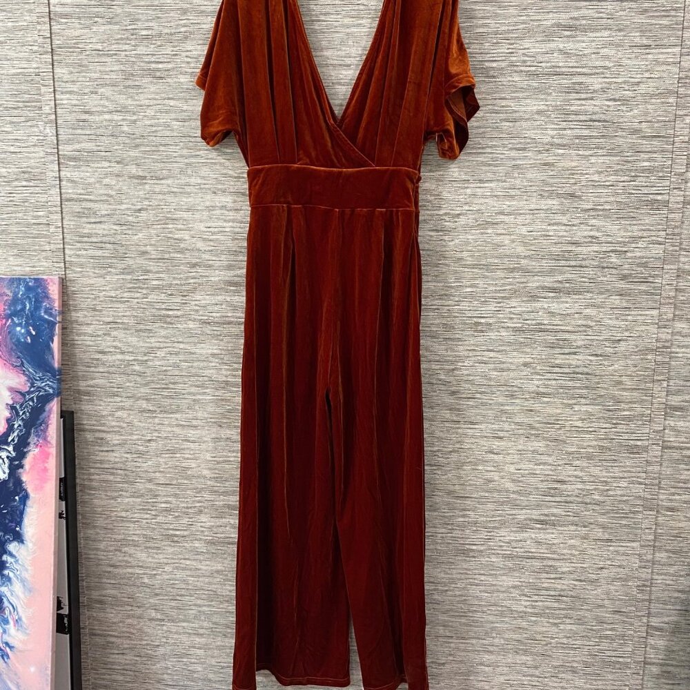 Rust Velvet Wrap Jumpsuit With Short Sleeves & Deep V-Neckline By Cider Size M
